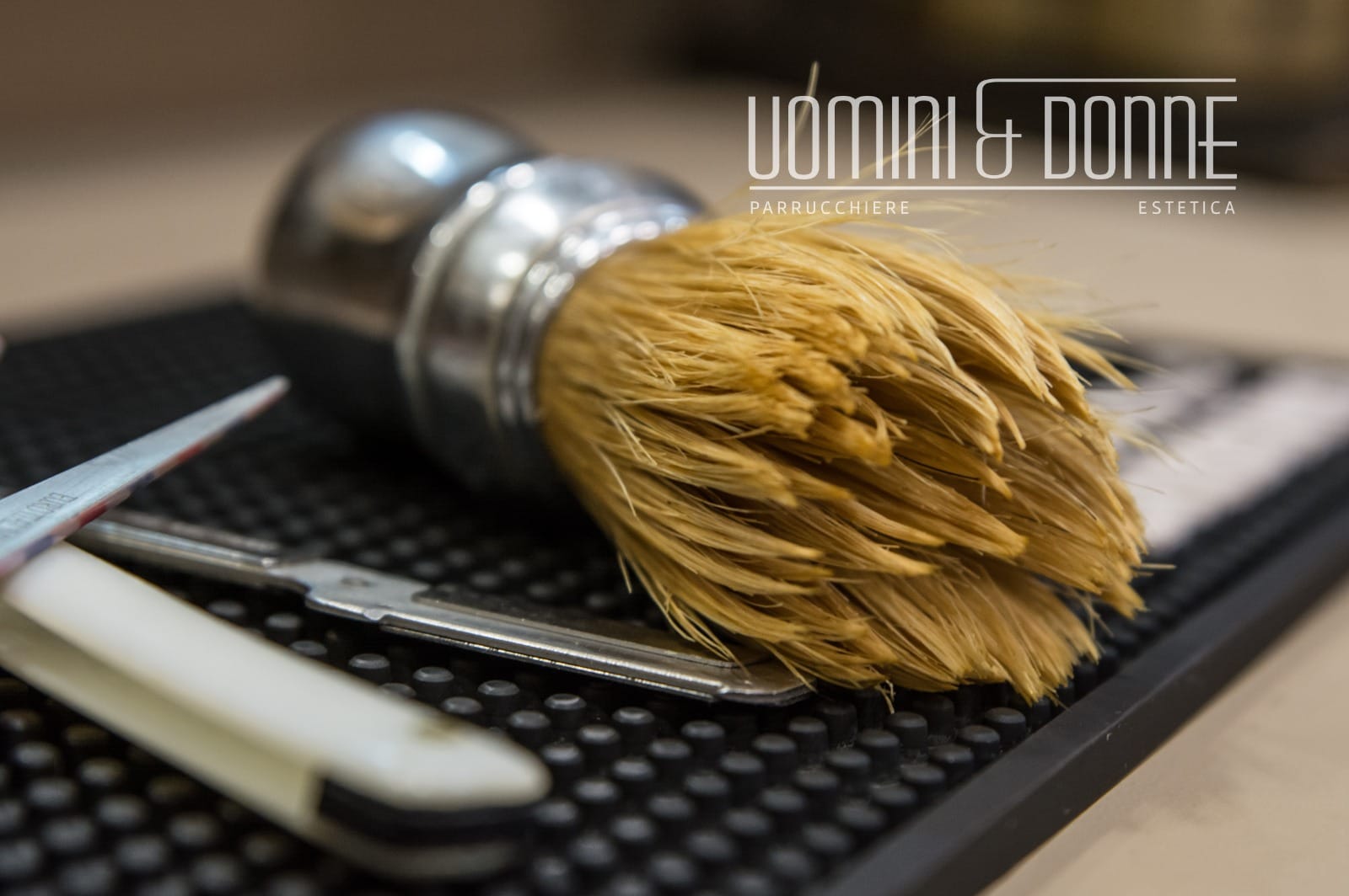 Pennello e rasoio Barber Shop Uomini e Donne - Uomini e Donne Parrucchieri Potenza